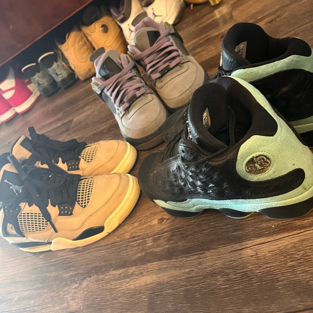 Jordan 4 and 13 bundle sizes 4.5-5Y